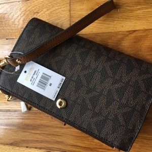 Michael Kors Jet Set Travel Wristlet Brown Acorn
